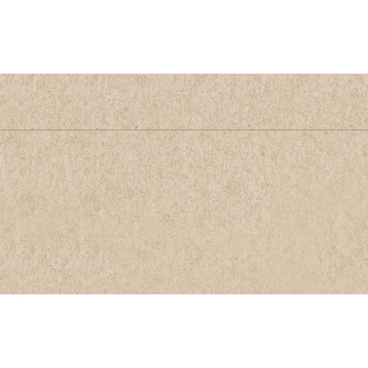 Die rechteckige beigefarbene Serviette der Duni GmbH aus recyceltem Material mit einer dünnen oberen Linie hat die Maße 33x32 cm. Die umweltfreundliche Packung enthält 750 Servietten; die Oberfläche ist leicht strukturiert und der Hintergrund ist einfarbig.