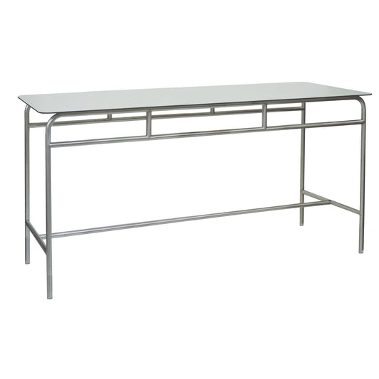 Der Novocal Arbeits- und Ablegetisch zeichnet sich durch ein elegantes Edelstahlgestell und eine weiße Vollkernarbeitsplatte aus. Er bietet einen minimalistischen Stil und ist praktisch - ideal als Konsolentisch vor einem weißen Hintergrund.