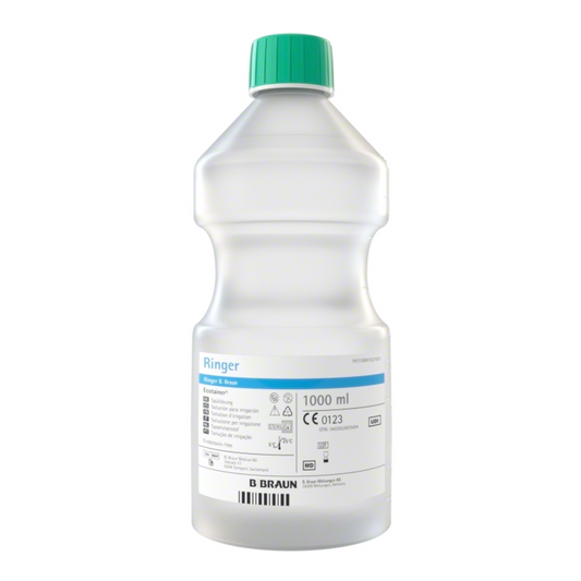 Eine durchsichtige Flasche mit der Aufschrift „B. Braun Ringer Ecotainer® Topische Spüllösung“ und einem grünen Verschluss, aus robustem Polypropylen, enthält 1000 ml Spüllösung. Das Etikett enthält verschiedene medizinische Symbole und Texte, darunter ist der Markenname „B. Braun Deutschland GmbH & Co. KG“ zu sehen.