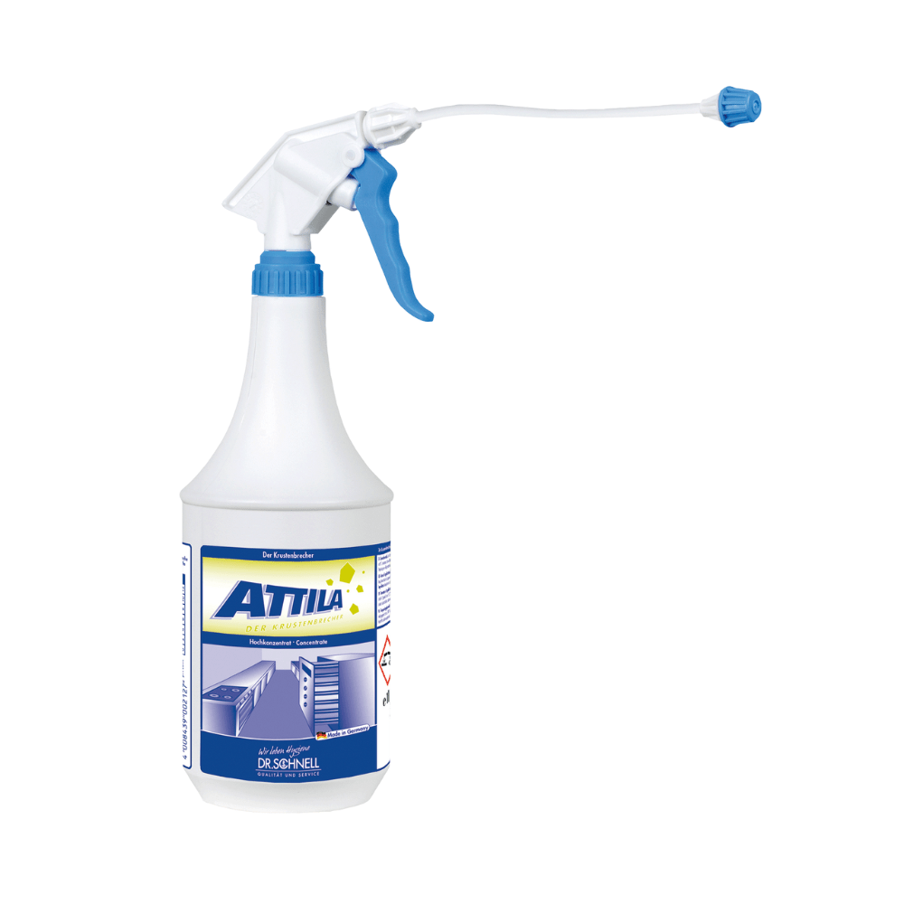 Un vaporisateur en plastique portant l'inscription «Dr. Schnell Le produit « ATTILA DER KRUSTENBRECHER » de la marque DR.SCHNELL GmbH & Co. KGaA présente un corps blanc rehaussé de touches bleues. Il est muni d’un long tube fixé à la buse, qui convient parfaitement pour éliminer les résidus incrustés sur les surfaces. L'étiquette comporte des illustrations indiquant qu'il est idéal pour le nettoyage des appareils de cuisine et des équipements de transformation alimentaire.