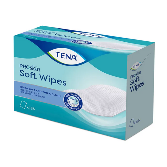Eine Schachtel TENA Soft Wipes Waschhandschuhe, ideal für die Körperreinigung, wird ausgestellt. Die blau-weiße Verpackung betont die außergewöhnliche Weichheit und Dicke der Tücher für die Körper- und persönliche Hygiene. Die von TENA – Essity Germany GmbH produzierte Schachtel enthält 135 Tücher und ist damit ein unverzichtbares Inkontinenzprodukt.