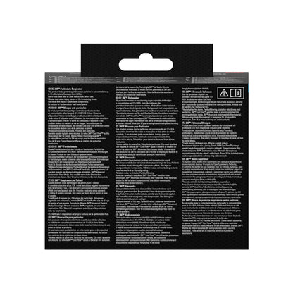 Die Rückseite der Verpackung der 3M™ Cool Flow™ Partikelmaske 8822 FFP2 von 3M Deutschland GmbH zeigt mehrere Spalten mit weißem, mehrsprachigem Text auf schwarzem Grund, der Anweisungen, Warnhinweise und Produktdetails enthält. An der Oberseite ist eine Aufhängelasche zu sehen.