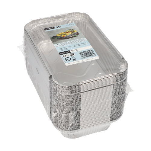 Une pile de 50 plats en alu Starpak (0,65 l, 3,4 x 13 x 22 cm) dans un ensemble, rectangulaire et emballé sous film rétractable - aide de cuisine pratique pour le stockage et le service des aliments.