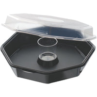 L'Octaview® de Duni GmbH, en verre noir et PS transparent, met élégamment en valeur les plats grâce à son bol à trempette transparent placé au centre et à son couvercle partiellement transparent, le tout posé sur un plateau de service octogonal noir.