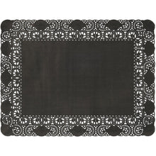 Das Duni GmbH Deko-Spitzenpapier 30x40 cm in schwarz ist ein hochwertiges, rechteckiges Dekorationspapier mit spitzenförmig ausgeschnittenen Rändern und Wellenschliff - ideal für die elegante Tischgestaltung. Die Packung enthält 250 Stück.