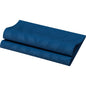 Eine blaue Yogamatte mit gewellter Struktur ist auf weißem Hintergrund aufgerollt und erinnert an den eleganten Look der Elegance Servietten 40x40 cm dunkelblau-premium Tischdekoration der Duni GmbH in einer Packung mit 40 Servietten.