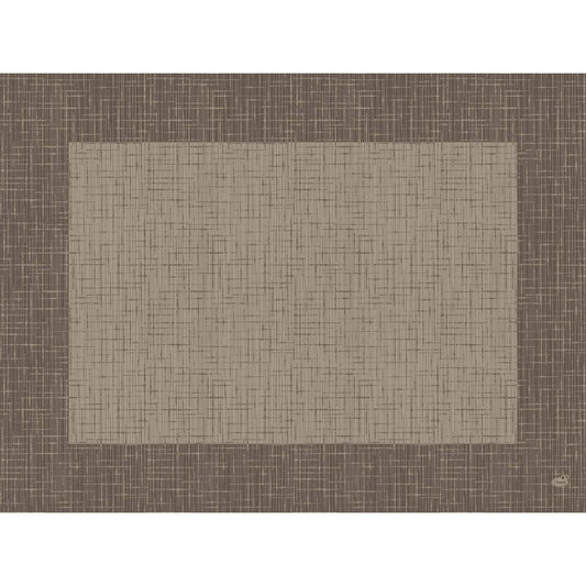 Ein minimalistisches, geometrisches Bild zeigt eine quadratische, beigefarbene Fläche mit einer gewebten Textur, die auf einem dunkleren, braunen Hintergrund zentriert ist und an das gitterartige Design der Dunicel-Tischsets 30 x 40 cm Linnea greige der Duni GmbH (100 Stück) erinnert.