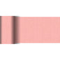 Der Duni GmbH Dunicel-Tischläufer (20 m x 15 cm) in Rosa hat ein dezentes lineares Muster und eine strukturierte Gitteroptik - perfekt für kreative Tischdekoration. Sowohl die gerollte als auch die ausgerollte Ansicht werden auf einer flachen Oberfläche gezeigt.