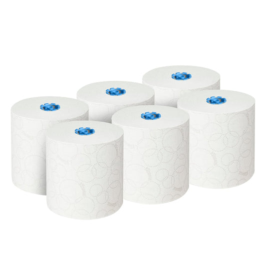 Sechs große weiße Kleenex® Ultra™ Rollenhandtücher (2-lagig, 6x200m) der Kimberly-Clark GmbH, jeweils mit blauem Kunststoffkern und dezenten Kreismustern, angeordnet in zwei Dreierreihen auf einfarbig weißem Hintergrund.