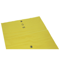 Une feuille de plastique jaune plate, EMIL DEISS KG (GmbH + Co.) DEISS 23005 - 700 x 1 100 x 0,1 mm, jaune (200 pièces), portant les symboles de recyclage et le chiffre 65 en noir sur fond blanc.