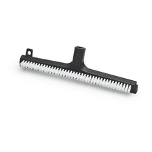 Der Nölle Profi Brush Duo-Wasserschieber 43 cm mit Schaumgummi-Borsten von Nölle Profi Brush Bürsten- & Pinseltechnik e.K. ist ein schwarzer Kunststoff-Bodenabzieher mit weißen Schaumstoffborsten in einer Reihe für eine effiziente Reinigung.