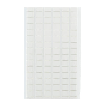 Ein rechteckiger Bogen der 3M Deutschland GmbH Scotch-FIX™ Ablösbare Klebepads 301008C36-P (11 mm x 15 mm, 36 Stück/Packung) zeigt mehrere Reihen und Spalten weißer, stark haftender, ablösbarer Pads auf weißem Hintergrund.