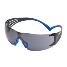 3M™ SecureFit™ 400 Schutzbrille, blau/graue Bügel, Scotchgard™ Anti-Fog-/Antikratz-Beschichtung (K&N), graue Scheibe, SF402SGAF-BLU-EU | Packung (1 Stück)
