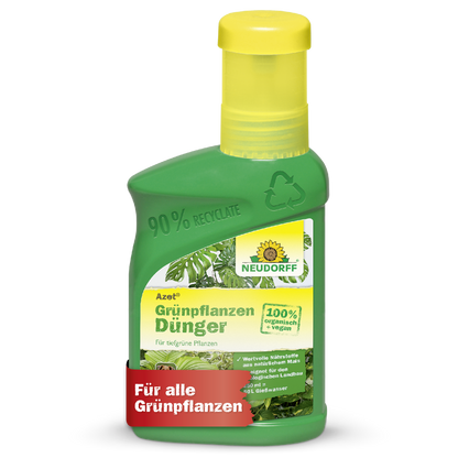 Eine grüne Plastikflasche von Neudorff Shop Azet GrünpflanzenDünger flüssig mit einer gelben Kappe, gekennzeichnet als 100% organischer veganer Dünger für Grünpflanzen, liefert essentielle Nährstoffe und hat ein Recycling-Symbol mit deutschem Text.