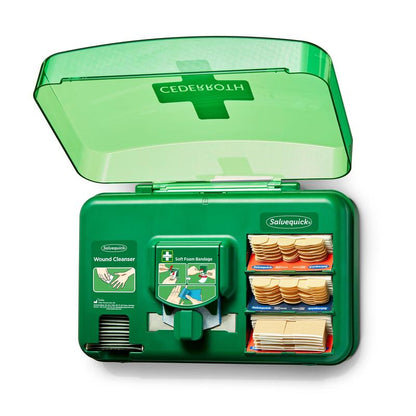 L'article de Orkla Wound Care AB : distributeur de soins des plaies Cederroth "Cederroth" (20,3×30,6×15,5 cm, vert) est une trousse de premiers secours compacte qui organise les sachets de nettoyage des plaies, les bandages en mousse auto-adhésifs et les pansements dans des compartiments séparés.