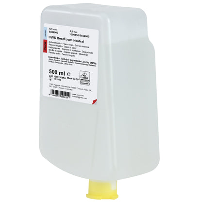 Un récipient de 500 ml en plastique transparent avec un couvercle distributeur jaune et une étiquette blanche portant l'inscription "CWS Seifenschaum BestFoam Neutral". La formule douce produit une mousse douce, ce qui la rend idéale pour l'hygiène quotidienne des mains. Marque : CWS.