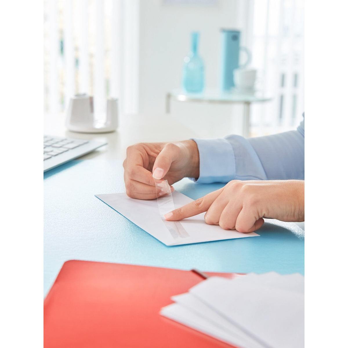 tesafilm CRYSTAL CLEAR, transparent – Anwendung