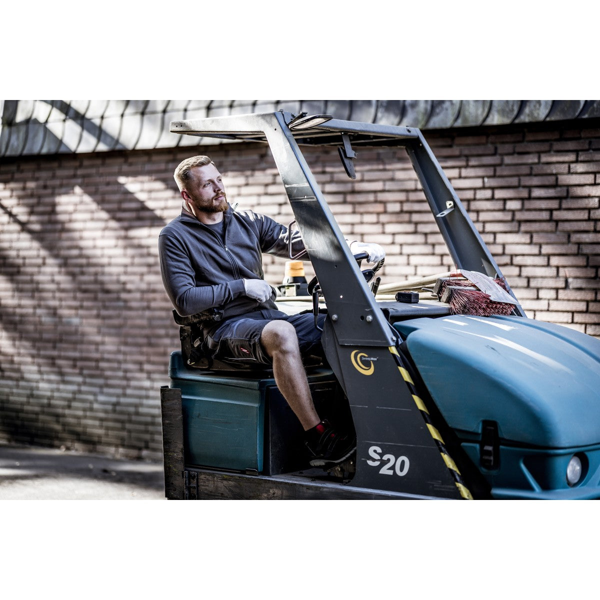 NITRAS MOTION TEX PLUS, Arbeitshose, kurz, grau / schwarz