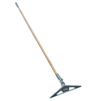 Die Schwammklammer 40 cm von Diversey Deutschland GmbH & Co. OHG mit Holzstiel eignet sich perfekt zum Auftragen von Wachsen, Emulsionen und Dispersionen auf Hartböden. Die Packung enthält 1 Stück.
