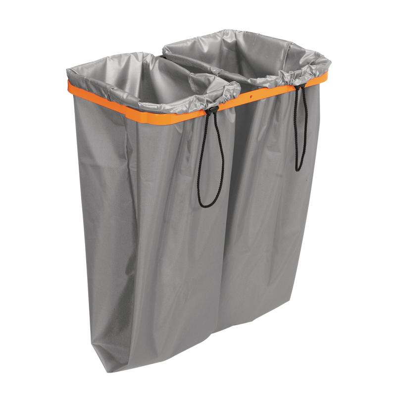 Le sac de lavage TASKI petit (26 l) de Diversey Deutschland GmbH & Co. OHG est un conteneur en tissu gris avec deux compartiments, un bord orange et des cordons noirs, idéal pour trier des objets ou comme sac de nettoyage. Nécessite un support de boîte à tissus 7517270 ou 7517371.