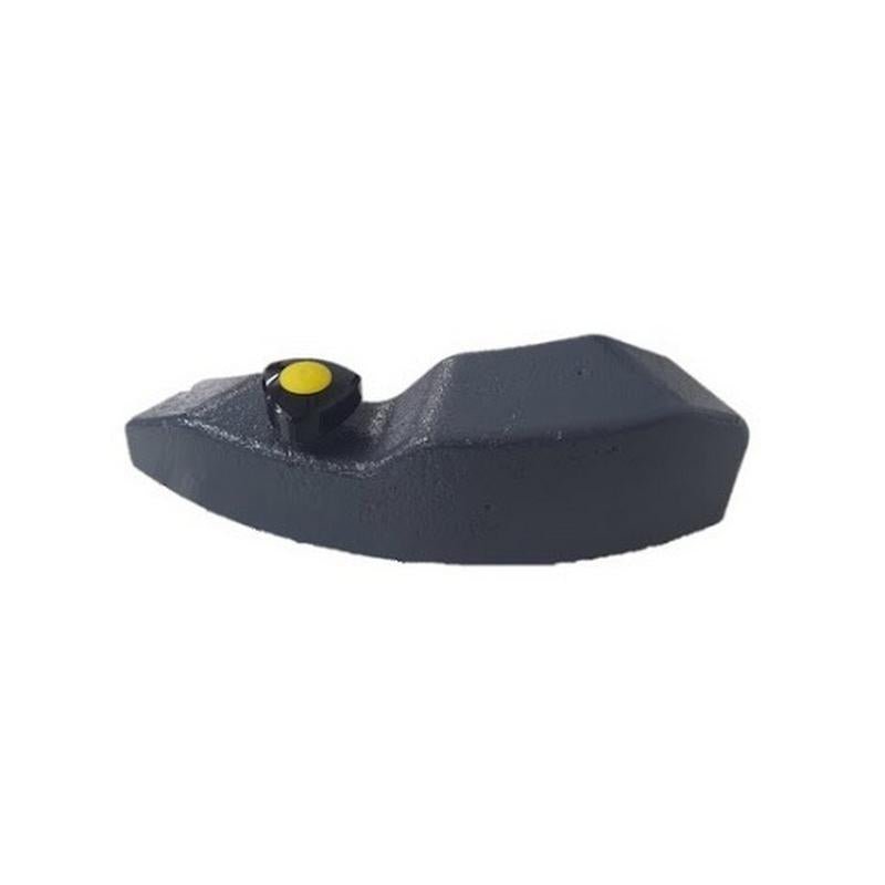 Un poids supplémentaire en métal noir de forme irrégulière de 4 kg ERGODISC FLEXX de Diversey Deutschland GmbH & Co. OHG, avec un capuchon jaune sur le dessus, pour alourdir l'ERGODISC FLEXX; illustré sur un simple fond blanc.