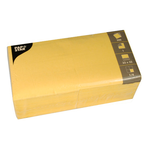 Eine versiegelte Packung PAPSTAR 500 Servietten, 1-lagig, 1/4-Falz (33x33 cm) von PAPSTAR GmbH, in klarer Kunststoffverpackung mit aufgedruckten Produktangaben.