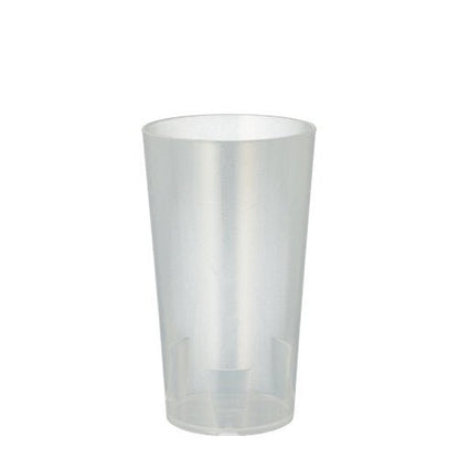 Ein schlichter, durchscheinender Starpak 10 Mehrweg-Trinkbecher von Starpak steht aufrecht auf weißem Untergrund. Der leere Becher hat ein schlichtes, konisches Design und eignet sich daher ideal für den mehrmaligen Gebrauch.