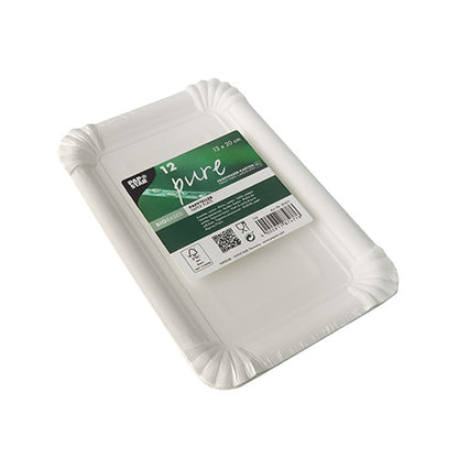 Eine Packung mit 12 rechteckigen weißen PAPSTAR "pure" Einwegtellern (13x20 cm) für Partys, mit erhöhtem Rand und abgerundeten Ecken, von PAPSTAR GmbH. Umweltfreundliche, eingeschweißte Verpackung mit Recycling-Symbolen auf dem Etikett.
