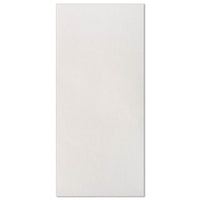 Les 50 serviettes « ROYAL Collection » à pliage 1/8, 40 x 40 cm, de la PAPSTAR GmbH propose d'élégantes serviettes blanches ornées d'un motif discret – idéales pour une table dressée avec raffinement.