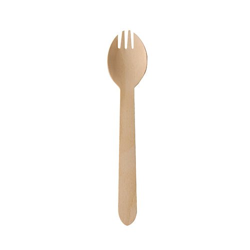Der PAPSTAR Göffel aus Holz "pure" (16 cm) der PAPSTAR GmbH, abgebildet auf weißem Grund, kombiniert Löffel und Gabel mit drei kurzen Zinken und bietet damit eine umweltfreundliche Alternative zum herkömmlichen Besteck. Packung mit 100 Stück.