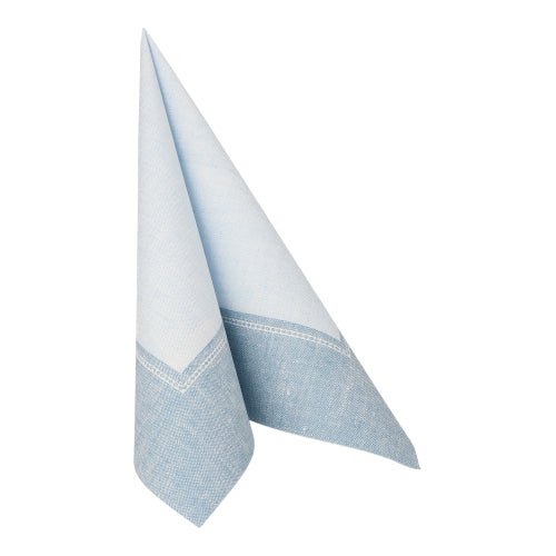 La serviette bleue, semblable à du tissu, de la "ROYAL Collection" de PAPSTAR (40 x 40 cm, pli 1/4) est soigneusement redressée, avec un bord défini et un bord bleu légèrement plus sombre. Paquet de 50 de PAPSTAR GmbH.