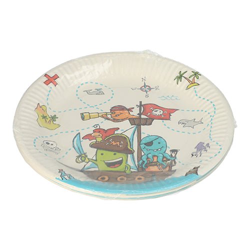 Die PAPSTAR 10 Pappteller, rund Ø 23 cm von PAPSTAR GmbH, zeigen bunte Cartoon-Piraten und ein Meeresungeheuer auf einem Piratenschiff mit Schatzkarte und Insel im Hintergrund – ideal für Mottopartys und Events.