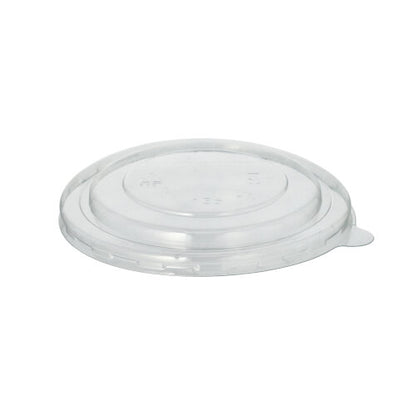 Le couvercle Starpak 25 pour gobelets à soupe R-PET rond de Starpak est un couvercle transparent et rond en R-PET écologique avec un centre légèrement surélevé et une languette pour un retrait facile, représenté sur un fond blanc simple.