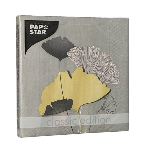 Eine graue Packung PAPSTAR GmbH 20 Servietten, 33x33cm, 3-lagig, 1/4-Falz Design Set 4 mit minimalistischen schwarzen, gelben und beigen Ginkgoblättern - ideal für eine stilvolle Tischdekoration.