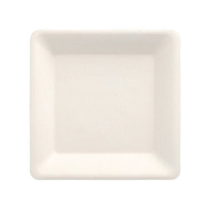 Une PAPSTAR 50 assiettes, canne à sucre « pure », assiette carrée de PAPSTAR GmbH avec des bords légèrement arrondis, fabriquée en canne à sucre biodégradable, représentée de dessus sur fond blanc.