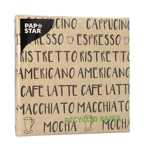 Un paquet naturel PAPSTAR GmbH 20 serviettes (33cm x 33cm, 3 couches, plié en 1/4) est orné de noms de boissons au café, "PAPIER RECYCLÉ" en vert, de petites illustrations de tasses à café et fabriqué en papier naturel.