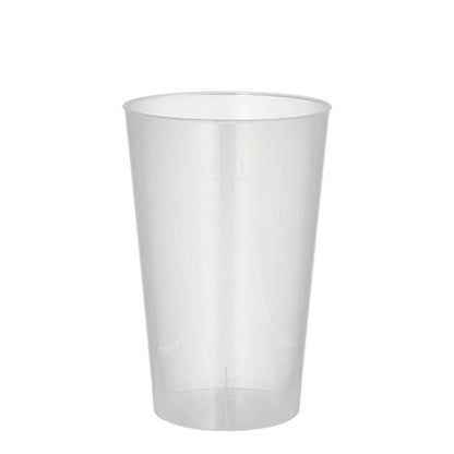 Un gobelet réutilisable Starpak 10 transparent et translucide en PP se tient droit sur un fond blanc. Le gobelet incassable et cylindrique se rétrécit légèrement vers le bas et a des côtés lisses et transparents.