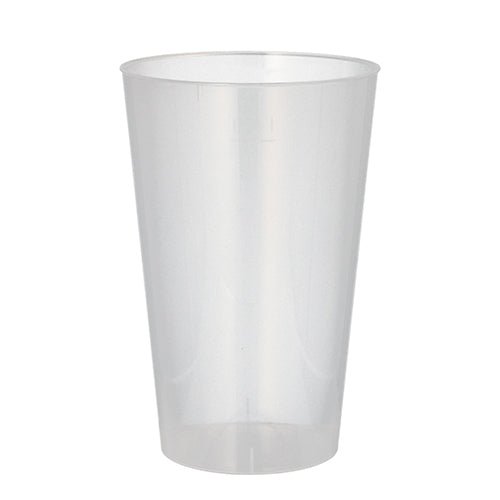 Un gobelet réutilisable Starpak 10 en PP transparent et incassable se tient droit et vide sur un fond blanc simple.