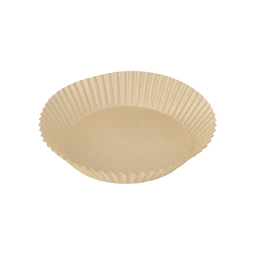 Sur fond blanc est représenté un papier de cuisson PAPSTAR 100 vide, rond pour friteuses à air chaud (4,5 cm de haut) de la société PAPSTAR GmbH en papier résistant à la chaleur avec des côtés ondulés.