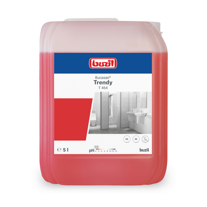 Un conteneur de 5 litres de Buzil Bucasan® Trendy T 464, un désinfectant liquide rouge de BUZIL-WERK Wagner GmbH & Co. KG, assure une brillance sans traces. L'étiquette contient un code-barres, des symboles de sécurité et une plage de pH de 4,5 à 5,5. Un graphique de salle de bain indique son utilisation pour l'élimination du calcaire.