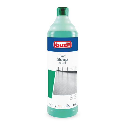 Eine grüne Flasche mit blau-weißem Etikett präsentiert stolz die „Buzil Buz® Soap G 240 Wischpflege auf Seifenbasis“, ein Premiumprodukt der BUZIL-WERK Wagner GmbH & Co. KG. Die Seifenbasis-Formel sorgt für einen sauberen, glänzenden Boden. Die Flasche hat ein Volumen von 1 Liter und ist damit ideal für alle Reinigungsaufgaben.