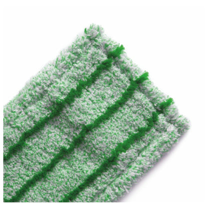 Gros plan du Arcora RUNNER GREEN DB - FC AVEC COUVERTURE d'Arcora International GmbH : un tampon de vadrouille en microfibre vert et blanc avec trois bandes vertes surélevées en matériaux de haute qualité sur fond blanc - idéal pour l'intérieur.