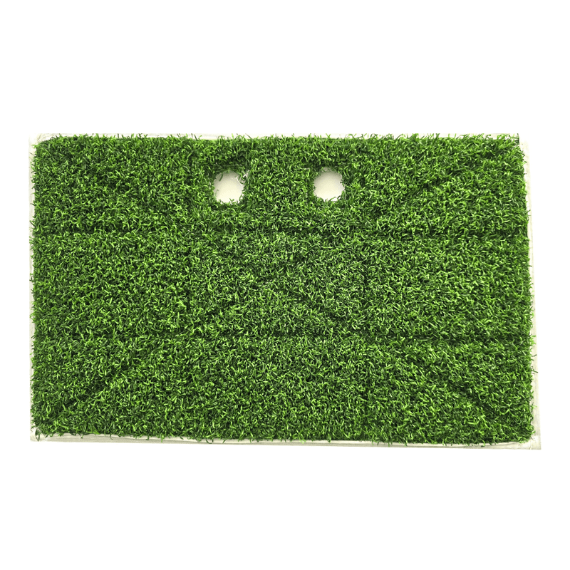 Le Numatic International GmbH Grasspad 390x230 mm | 1 pièce est un tapis de gazon synthétique rectangulaire avec une surface dense et résistante et deux trous ronds sur le dessus, représenté sur un fond blanc.