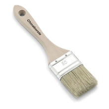 Der Nölle Profi Brush Lackierpinsel 6 verfügt über einen Holzgriff, eine Nickelzwinge und eine helle Borstenmischung, ideal für präzises Lackieren.