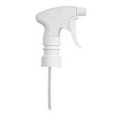 Une tête de pulvérisation en plastique blanc Abena Re-Seller GmbH GastroPower pour GP Twin (1999915026) avec un long tube plongeur est représentée devant un fond uni. Disponible en 1 paquet dans une boîte en carton.