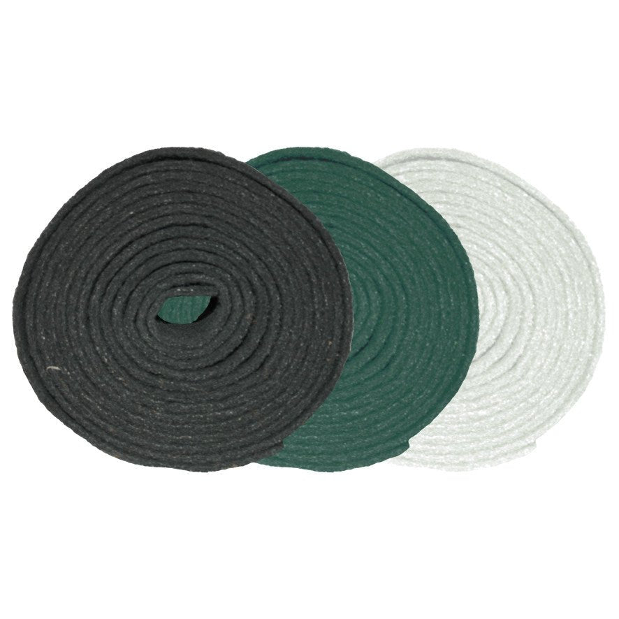 Trois rouleaux Arcora ROLLENWARE HANDPAD 5000 x 150 mm de Arcora International GmbH sont représentés en noir, vert et blanc sur fond blanc - parfaits pour diverses applications de nettoyage ou de liaison.