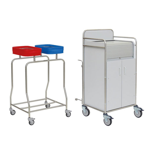 Zwei Novocal Stationswagen: einer mit zwei farbcodierten Behältern (rot/blau) auf einem vollverschweißten Edelstahlrahmen, und einer als weißer fahrbarer Schrank mit Rolltop-Fach - ideal für Krankenhäuser. Marke: Novocal.