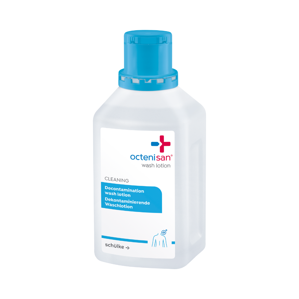 Eine durchsichtige Plastikflasche Schülke Octenisan Waschlotion der Schülke & Mayr GmbH mit blauem Verschluss und zweisprachigem Etikett steht aufrecht auf weißem Hintergrund, ideal für antiseptische Hautreinigung und hygienische Körperpflege.