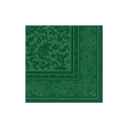Die PAPSTAR 20 Servietten "ROYAL Collection" 1/4-Falz 40x40 cm von PAPSTAR GmbH mit grüner Paisley- und Blumenbordüre auf weißem Grund werten jeden gedeckten Tisch auf.