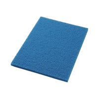 Le Twister Pad Bleu – Carré de Diversey Deutschland GmbH & Co. OHG est un tampon de nettoyage rectangulaire bleu à la texture rugueuse, destiné aux sols en pierre, représenté à plat sur un fond blanc.